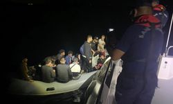 Botla sürüklenen 15 düzensiz göçmen kurtarıldı