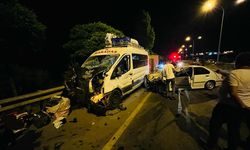 Minibüs ile otomobilin çarpıştığı kazada 1 kişi öldü, 6 kişi yaralandı