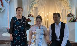 Manisalı anne Down sendromlu kızının düğün hayalini gerçekleştirdi