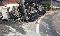 Uşak'ta devrilen beton mikserinin sürücüsü yaralandı