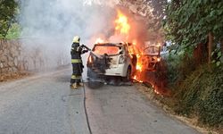 Trafik kazası sonrası otomobilde çıkan yangın söndürüldü