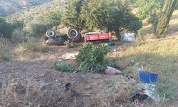 Devrilen traktörün sürücüsü öldü, eşi ve çocuğu yaralandı