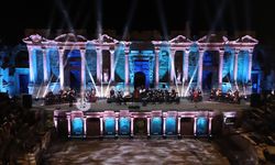 TRT sanatçıları, Pamukkale'deki Hierapolis Antik Tiyatrosu'nda konser verdi