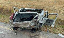 Şarampole devrilen otomobildeki 3 kişi yaralandı