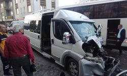 Freni arızalanan otobüs 6 araca çarptı, 3 kişi yaralandı