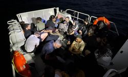 Geri itilen 51 düzensiz göçmen kurtarıldı