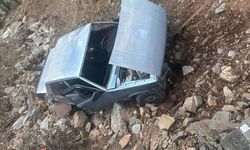 Uşak'ta trafik kazası aynı aileden 5 kişiyi yaraldı