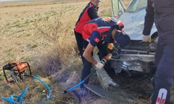 Araç Şarampole Devrildi; 1 Ölü