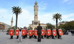 Askeri bando Konak Meydanı'nda konser verdi