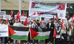 Uşak'ta yabancı uyruklu öğrenciler, İsrail'i protesto etti