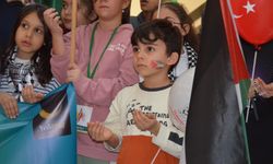 Çocuklardan Filistinli akranlarına destek yürüyüşü