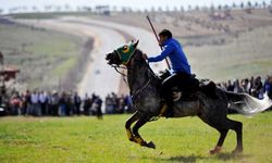 Selendi'de atlı cirit müsabakaları gerçekleşti