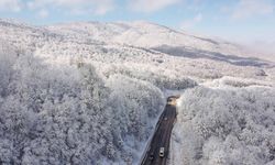 Kar nedeniyle ağır araç trafiğine kapatılan yol açıldı
