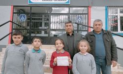İlkokul öğrencileri harçlıklarını Filistin'e gönderdi