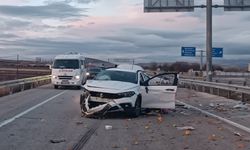 Otomobille tır çarpıştı 1 ölü, 2 yaralı