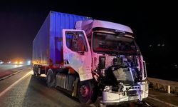 Tır, traktöre çarptı: 2 kişi yaralandı
