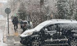 Afyonkarahisar'da kar yağdı