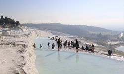 Uşak'tan yoğun olarak ziyaret edilen Pamukkale, 2025'te Denizli'nin 2 katından fazla kişiyi ağırladı