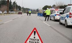 Çivril'de otomobil takla atarak alev aldı; 2 ölü