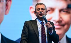 CHP Genel Başkanı Özel, İzmir'de halk buluşması etkinliğine katıldı