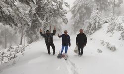 Kütahya'da ormanda kar ve sisten mahsur kalan 3 kesim işçisi kurtarıldı