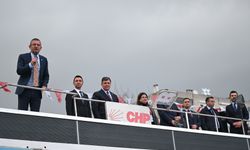 CHP Genel Başkanı Özgür Özel, İzmir'de halk buluşmasında konuştu:
