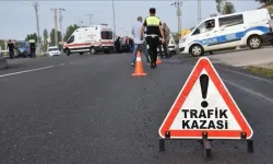 İzmir'de iki otomobil çarpıştı; 2 kişi öldü