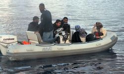 Sürüklenen bottaki 9 düzensiz göçmen kurtarıldı