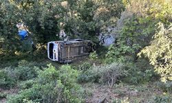 Aydın'da uçuruma yuvarlanan minibüsün ehliyetsiz sürücüsü öldü
