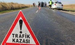 İzmir'de park halindeki tıra çarpan otomobilin sürücüsü öldü