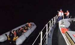 İzmir açıklarında 23 düzensiz göçmen yakalandı !