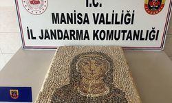 Manisa'daki tarihi eser kaçakçılığı operasyonunda yaklaşık 2 bin yıllık mozaik ele geçirildi