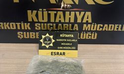 Kütahya'da otomobilde uyuşturucuyla yakalanan 2 şüpheli tutuklandı