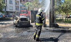 Turgutlu'da elektrik trafosunda çıkan yangın 4 araca zarar verdi