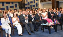 Kosova Cumhuriyeti Başbakanı Kurti, İzmir'de hemşehrileriyle bir araya geldi