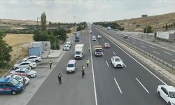 İçişleri Bakanı Yerlikaya, bir haftalık trafik denetimi verilerini açıkladı: 2 milyon 526 bin 729 araç denetlendi