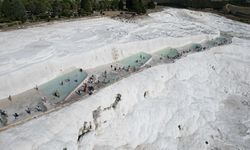 Pamukkale'yi yılın 8 ayında 1 milyon 700 bin turist ziyaret etti