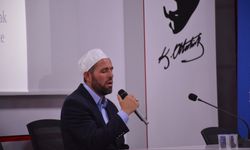 İscehisar'da "Peygamberimiz ve Şahsiyet İnşası" konulu konferans verildi