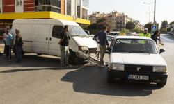 Aydın'da otomobil ve panelvanın çarpıştığı kazada 1 kişi yaralandı