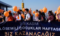 Lösemi farkındalığı kapsamında İzmir'de turuncu yürüyüş düzenlendi