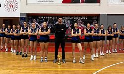 Eşme Kız Voleybol Takımı, Uşak Genç Kızlar Voleybol Ligi’nin birincisi oldu