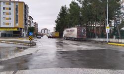 Uşak’ta cadde ve sokaklara park eden tırlar ciddi sorun