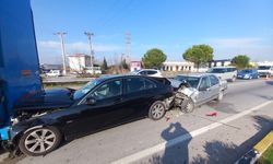 Manisa'da zincirleme trafik kazası; 4 yaralı