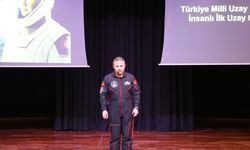 Türkiye'nin ilk astronotu Gezeravcı Denizli'de öğrencilerle buluştu