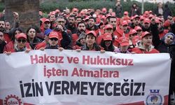 İzmir Büyükşehir Belediyesinde ücretsiz izne çıkarılan 158 işçi için başlatılan eylem sürüyor