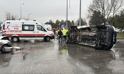 Kütahya'da otomobilin çarptığı ambulansın devrildiği kaza kameralara yansıdı