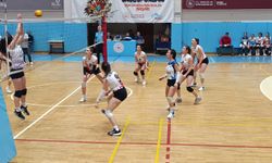 Uşak Altınkanatlar Kadın Voleybol Takımı 2. Lige yükseldi