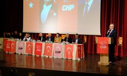 Uşak CHP'de tartışmalı toplantı! Belediyenin aldığı ve çıkardığı işçiler konuşuldu!