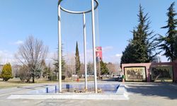 Uşaklı vatandaşlar, Ramazan'ın ilk günü güneşli bir havaya uyandı