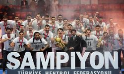 Beşiktaş Erkek Hentbol Takımı Türkiye Kupası'nı Törenle Aldı